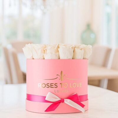 ROSES TO LOVE